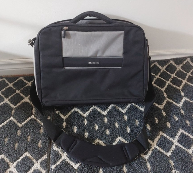 Laptop Bag (Delsey) in Laptop Accessories in Cambridge - Image 3