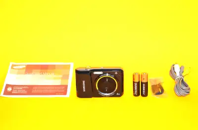 Samsung ES25 Digital Camera, Excellent Condition, View more