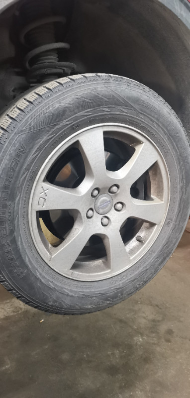 Rims 17" bolt pattern 5x108 with winter tires in Tires & Rims in Gatineau