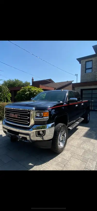 GMC Sierra HD 2500 series 6 L V8 motor Truck is in great condition. Runs and drives. Absolutely amaz...