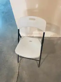 Folding chairs (24 total)