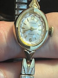 Wittnauer Antique Hand Wound Gold Women’s Watch - Montre