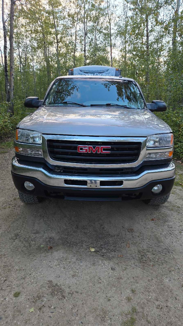 2003 GMC Sierra 2500 HD 6.0L gas in Cars & Trucks in Edmonton - Image 2
