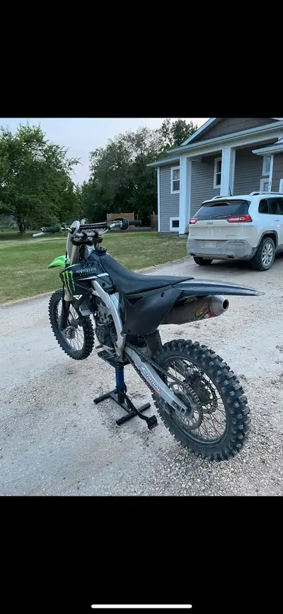 Selling my 09 Kx 450, NO TRADES. lowballers will be IGNORED. 3k cash FIRM. Bought from original owne...