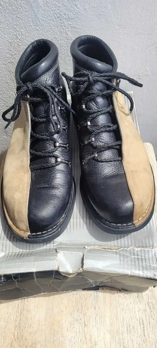 Jordan TWO3 Profiler Boots in Men's Shoes in City of Toronto - Image 2