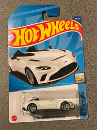 Hot wheels Aston Martin v12 speedster white color 