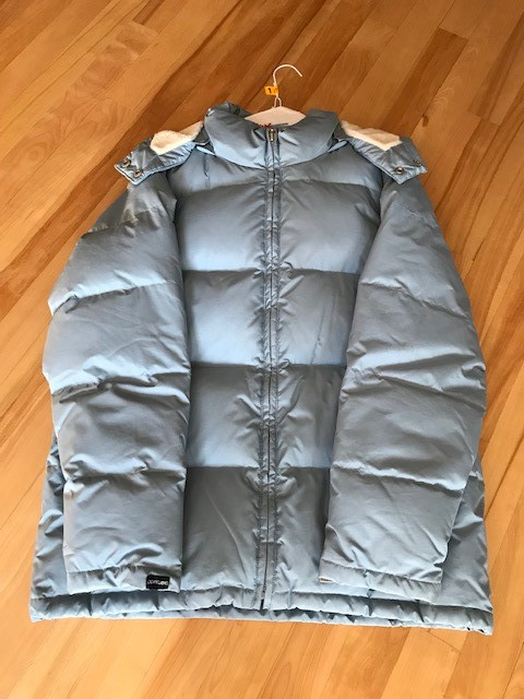 manteau d'hiver en duvet pour femme (Point Zero) - taille médium in Women's - Tops & Outerwear in City of Montréal