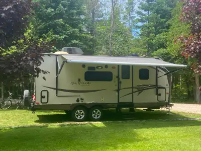 Gently used Couples Trailer. Model 2304S. Everything working and in very good clean condition. Murph...