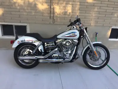 35th anniversary superglide number 79 of 3500. In excellent condition. Bike looks and sounds amazing...