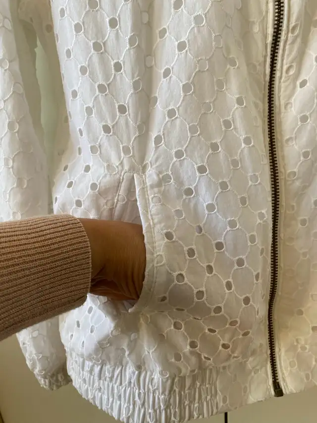 J Crew bomber style jacket-medium in Women's - Tops & Outerwear in City of Toronto - Image 5