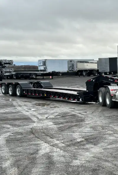 Introducing the XL Specialized 55Ton “Maple Leaf” spec to the Canadian Market! This trailer boasts a...