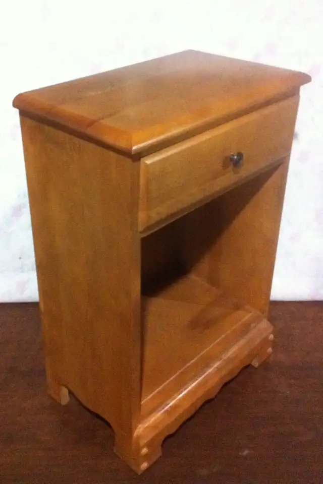 Meuble de Chevet en bois idéal pour chambre d'enfants in Dressers & Wardrobes in Québec City - Image 3
