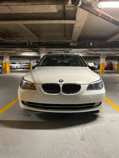 2010 528XI. Iam the second owner. No accident, active tittle, fully loaded including sunroof, and al...