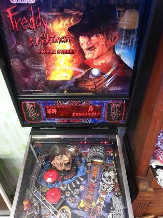 WTB: Freddy pinball machine in Toys & Games in Brantford