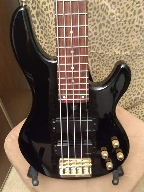Yamaha 5 String Bass in Guitars in Calgary - Image 2