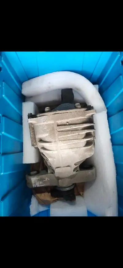 Limited slip differential off a 2010 camaro ss 6 speed has small leak could be rebuilt or top it up...
