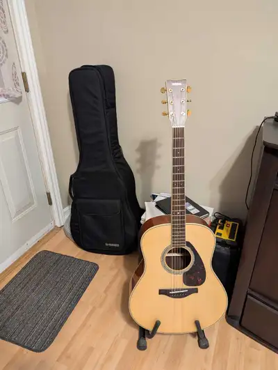 Yamaha LL6 Acoustic Guitar, View more