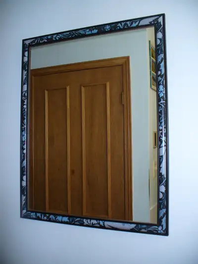 GRAND MIROIR MURAL CADRE EN BOIS PEINT EN TRÈS BON ÉTAT, View more