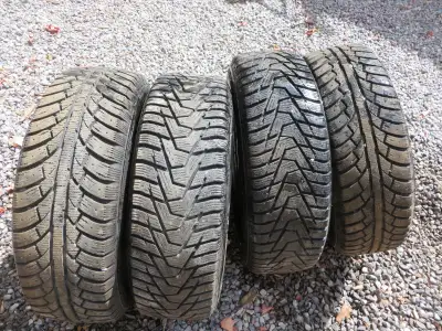 Set of 4 snowtires on steel rims, 2 are Hankook winter I Pike used 2 seasons, 2 are Westlake frostex...
