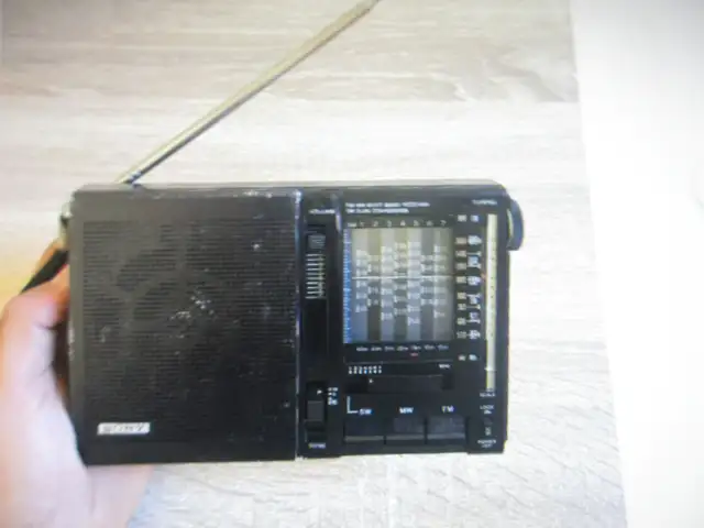 Collectable Radio in Arts & Collectibles in Edmonton - Image 2
