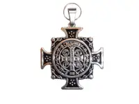 Croix de St-Benoit (pendentif, collier)