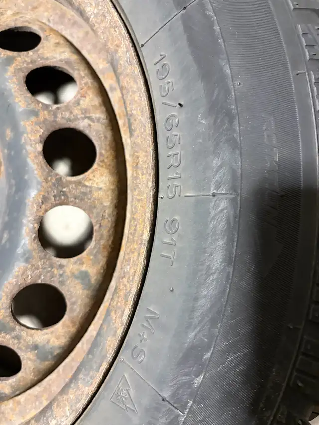 Uniroyal Tiger Paw Winter Tires - 195/65R15 in Tires & Rims in Oshawa / Durham Region - Image 5