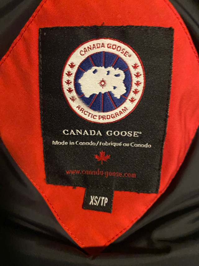 Canada Goose Winter Jacket  in Kids & Youth in Markham / York Region - Image 4