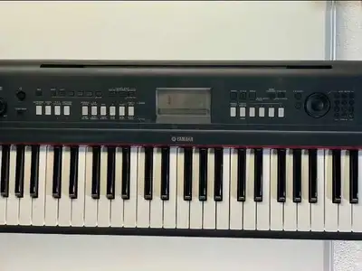 Yamaha NP-V80 Keyboard with stand, View more