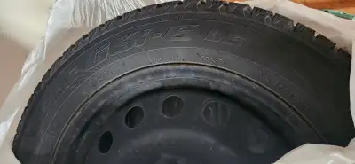 Selling a set of Toyo Observe GSi-6 winter tires with 17" alloy wheels, including TPMS sensors. Tire...