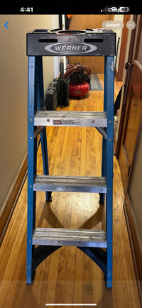 Werner 4’ fibreglass ladder