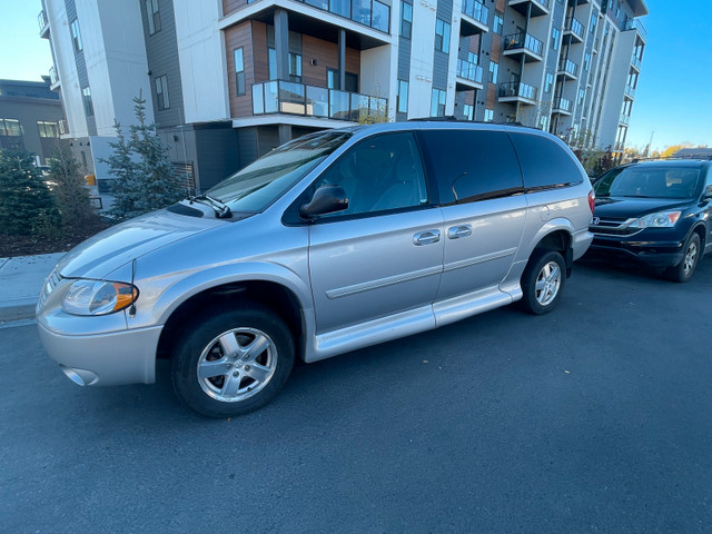  2006 Dodge Grand Caravan Wheelchair van  in Cars & Trucks in Calgary