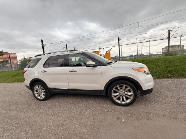 Ford Explorer 2013 in Cars & Trucks in Calgary - Image 3