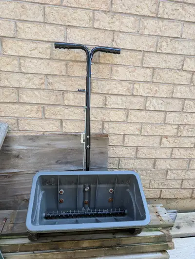 Lawn spreader, View more