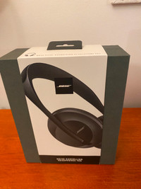Bose Noise Cancelling Wireless Bluetooth Headphones 700 New