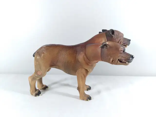 Vintage Harry Potter FLUFFY The 3 Headed Dog in Arts & Collectibles in Moncton - Image 3