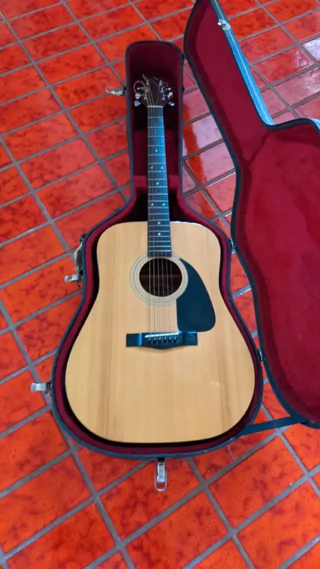Fender Gemini 11 guitar  in Guitars in Brockville - Image 2