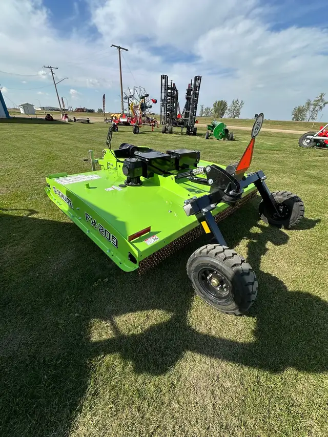 SCHULTE FX209 in Farming Equipment in Saskatoon - Image 4