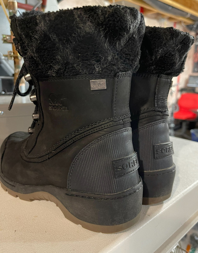 Sorel Whistler Mid II Women’s Snow Boots in Women's - Shoes in Markham / York Region - Image 3