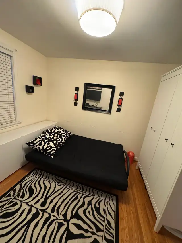 Lrg Clean Private Main floor bdrm Safe Etobicoke63417638155521121