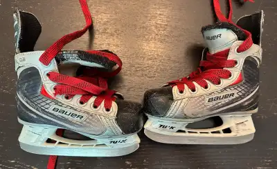 Bauer Youth Size 9 hockey skates, View more
