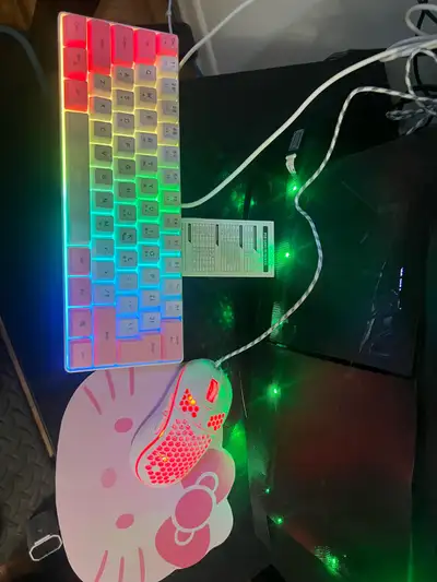 This is a mini 61% keyboard. Only taken out the box to test on Windows 10. Cash and pick up only at...