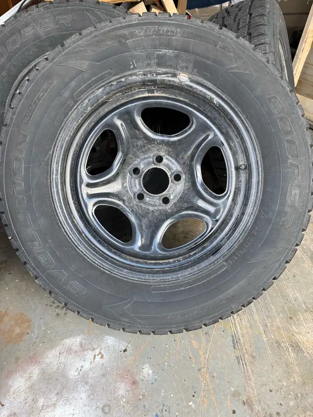 Snow Tires, Rims with Sensors in Tires & Rims in Cape Breton - Image 2
