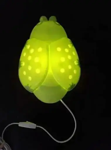 IKEA Lampe d'Enfants / Childs Light Fixture - Vendu in Indoor Lighting & Fans in City of Montréal - Image 2