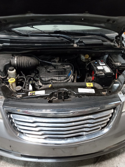 2013 Chrysler Town & Country TOURING, Gray New Engine 171000KM