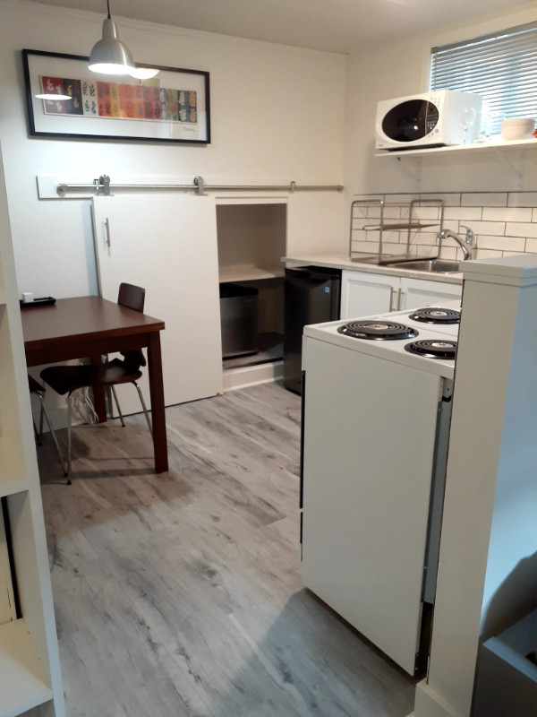 Fully Furnished Studio. Hintonburg 1295 All inclusive Short Term