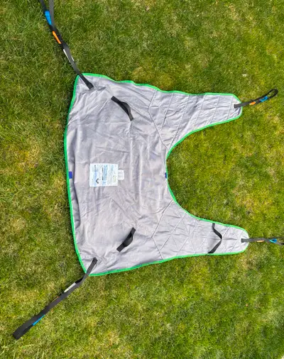 This sling was used a handful of times and is in great condition. Compatible with Hoyer patient lift...