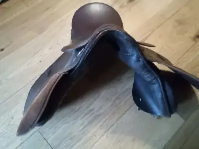Good condition English Saddle