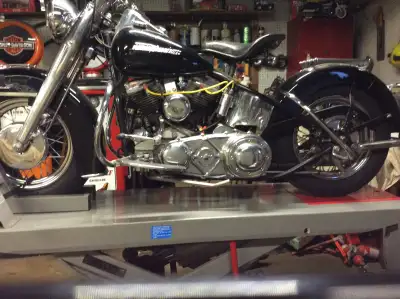 1953 FL panhead converted to 12 volts,electronic ignition,killer carb, enginerbuilt 5 years ago by B...