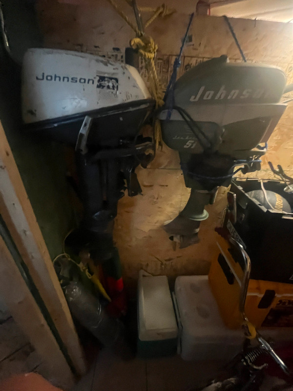 2 moteurs de bateaux Johnson 6 et 5 1/3 dans Remorques, pièces et accessoires pour bateaux  à Longueuil/Rive Sud - Image 2