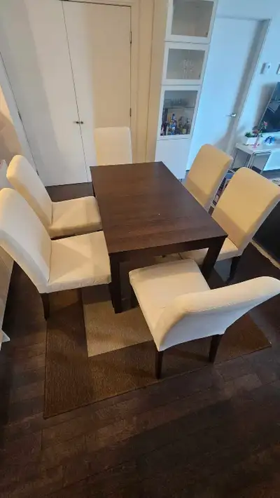 Table à dîner IKEA Bjursta + 6 chaises Henriksdal – 250 $, View more